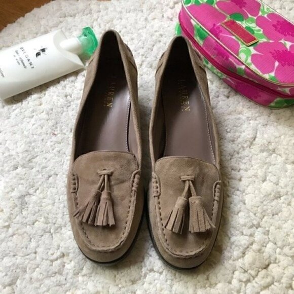 LRL: Tan Tasseled Loafer Suede Shoes w. Small Heel - Picture 2 of 8